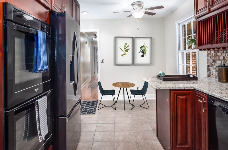 800 Knight Dr, Durham, NC 27712