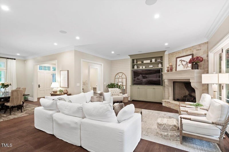 800 Lakestone Dr, Raleigh, NC 27609