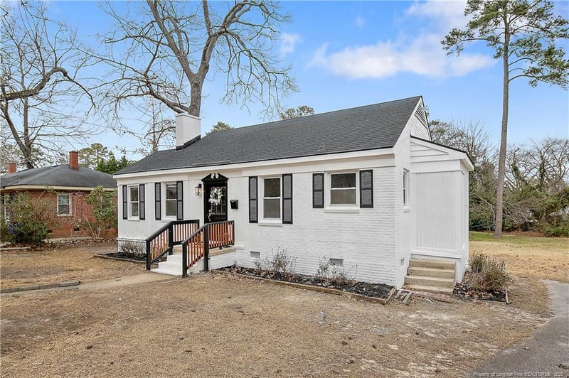 800 Lewis St, Fayetteville, NC 28303