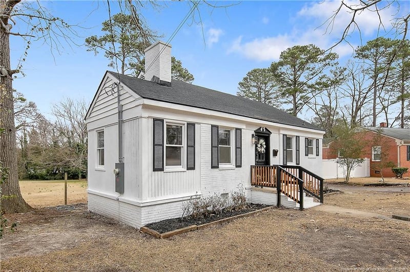 800 Lewis St, Fayetteville, NC 28303