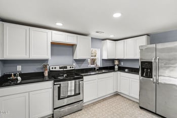 800 Lizzie St, Selma, NC 27576