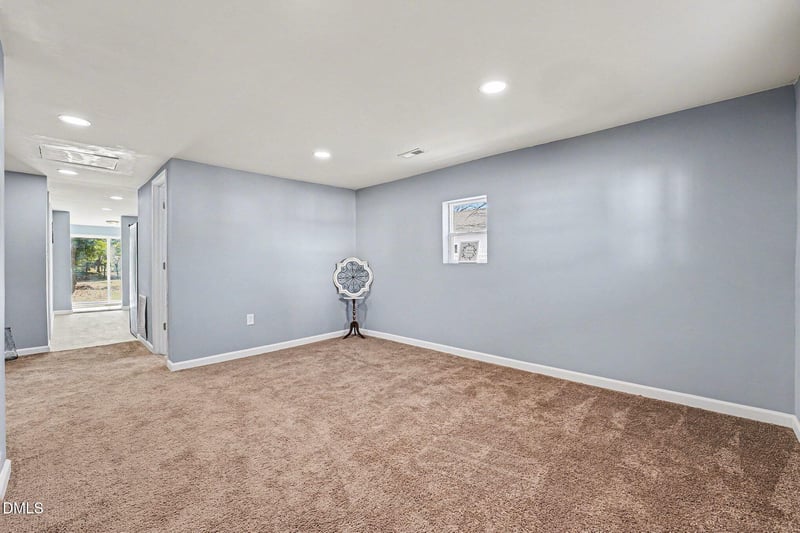 800 Lizzie St, Selma, NC 27576