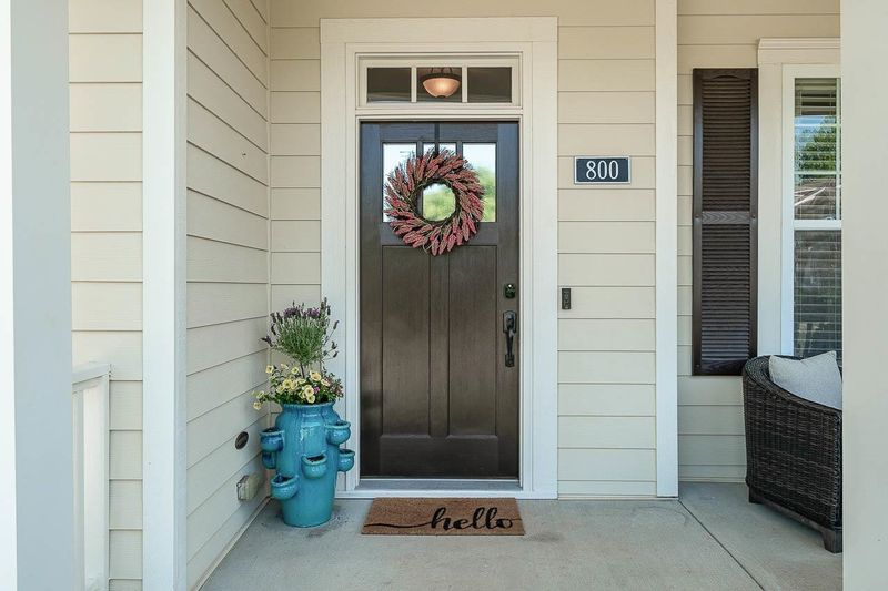 800 Long Meadows Rd, Chapel Hill, NC 27516