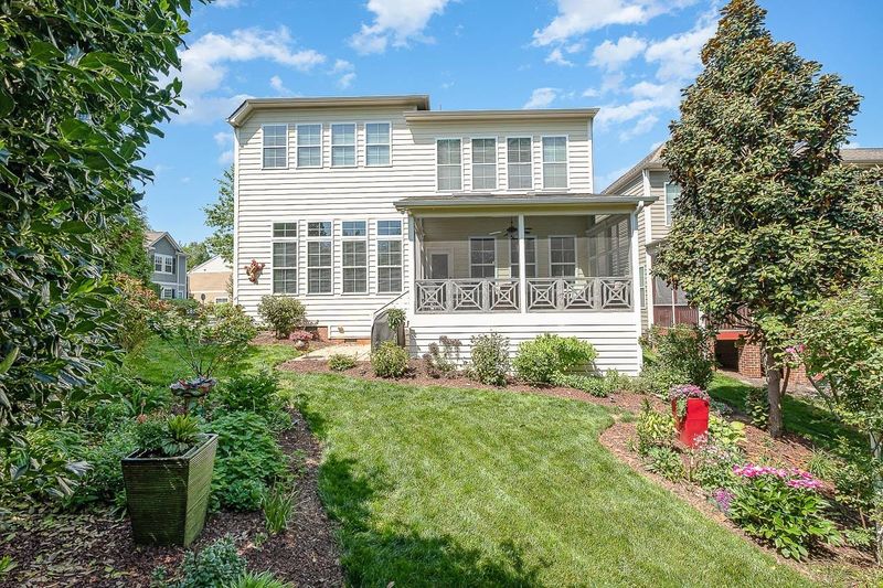 800 Long Meadows Rd, Chapel Hill, NC 27516