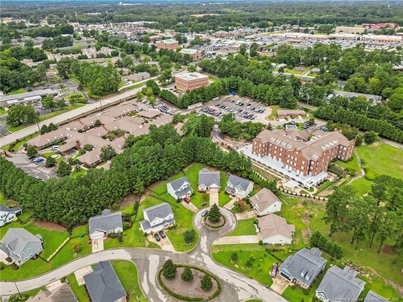 800 Misty Meadow Ln, Fayetteville, NC 28304