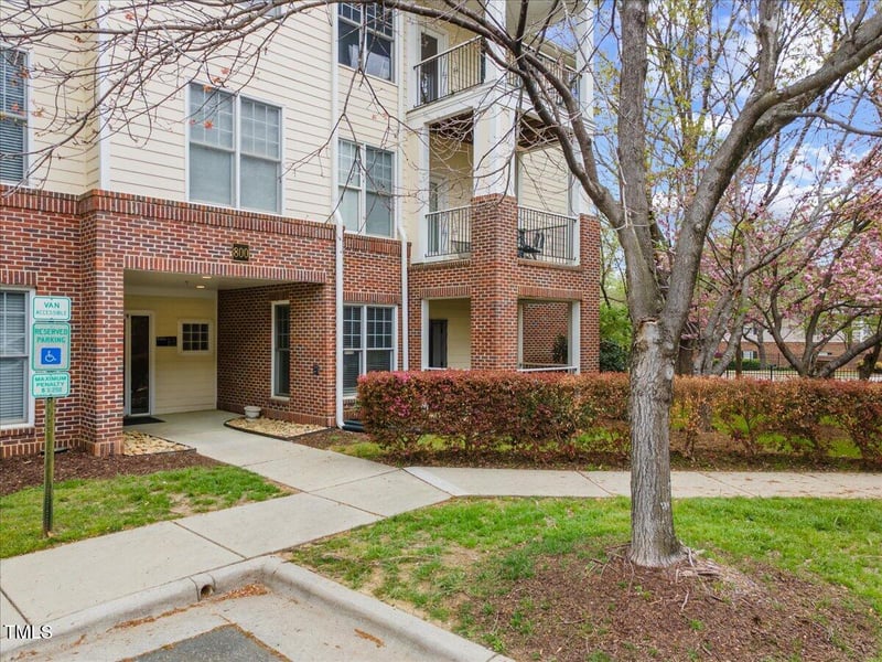 800 Moratuck Dr #108, Raleigh, NC 27604