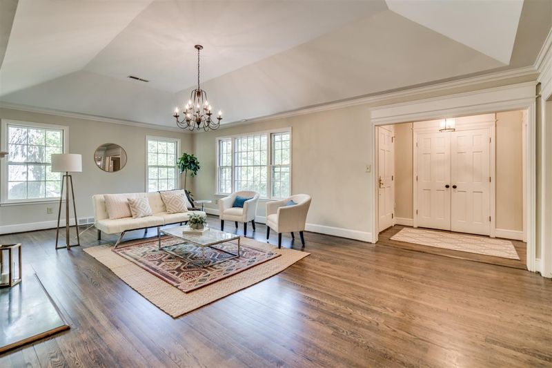 800 Old Mill Rd, Chapel Hill, NC 27514