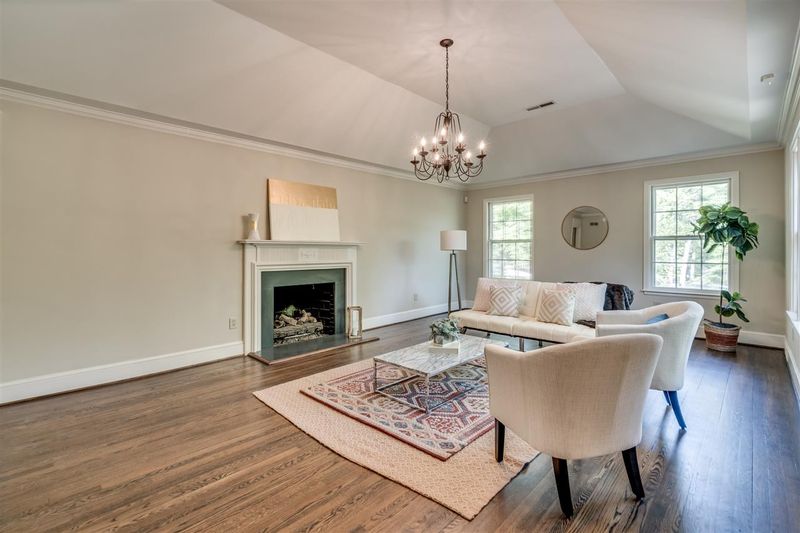 800 Old Mill Rd, Chapel Hill, NC 27514