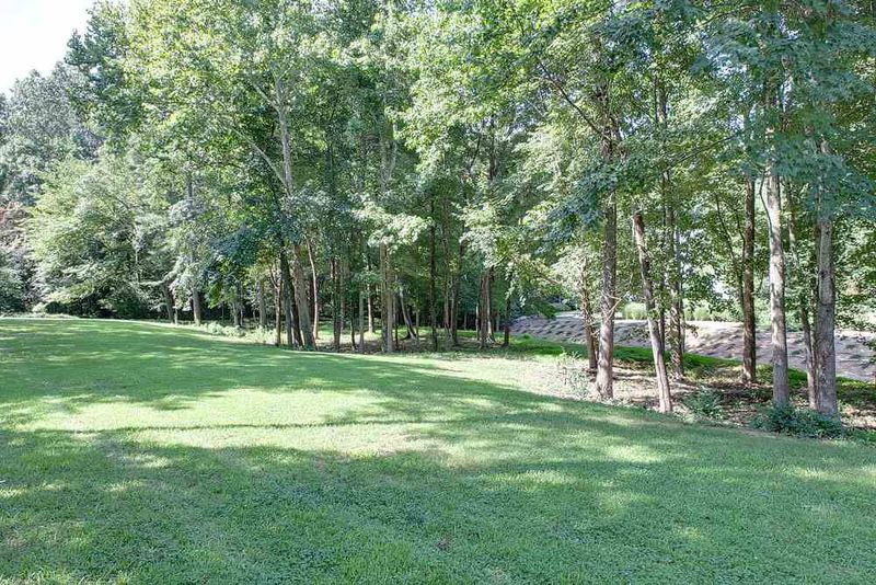 800 Pinehurst Dr, Chapel Hill, NC 27517