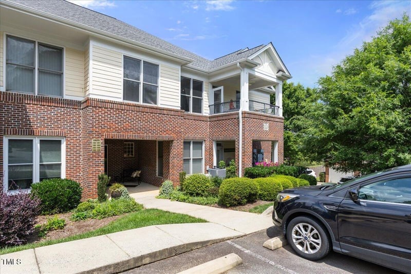 800 Savannah Ridge Rd #109, Holly Springs, NC 27540
