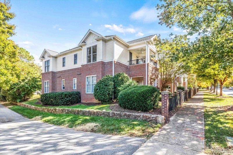 800 Savannah Ridge Rd #111, Holly Springs, NC 27540
