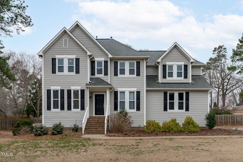 800 White Meadows Dr, Fuquay Varina, NC 27526