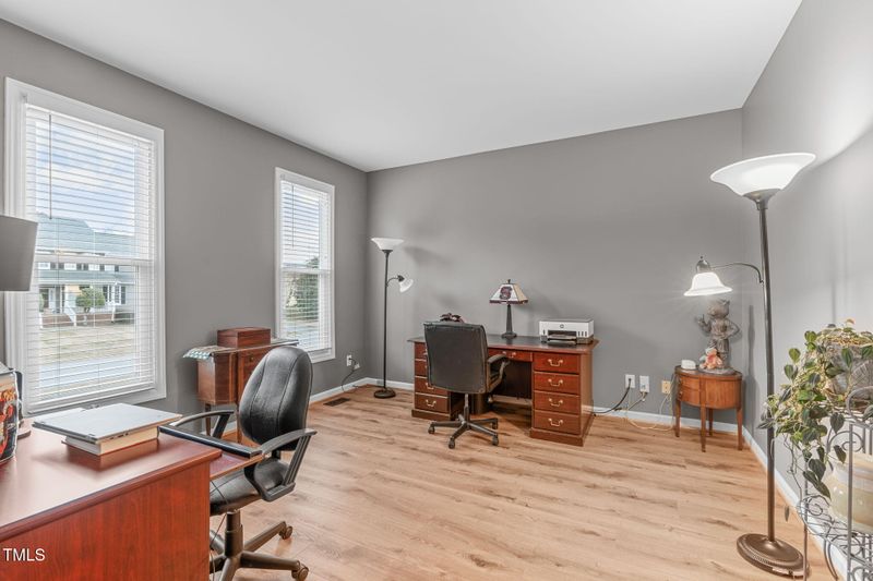 800 White Meadows Dr, Fuquay Varina, NC 27526