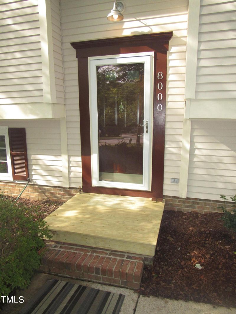 8000 Brewington Ct, Raleigh, NC 27615