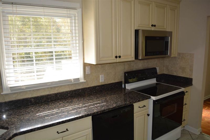 8000 Deer Meadow Dr, Apex, NC 27539