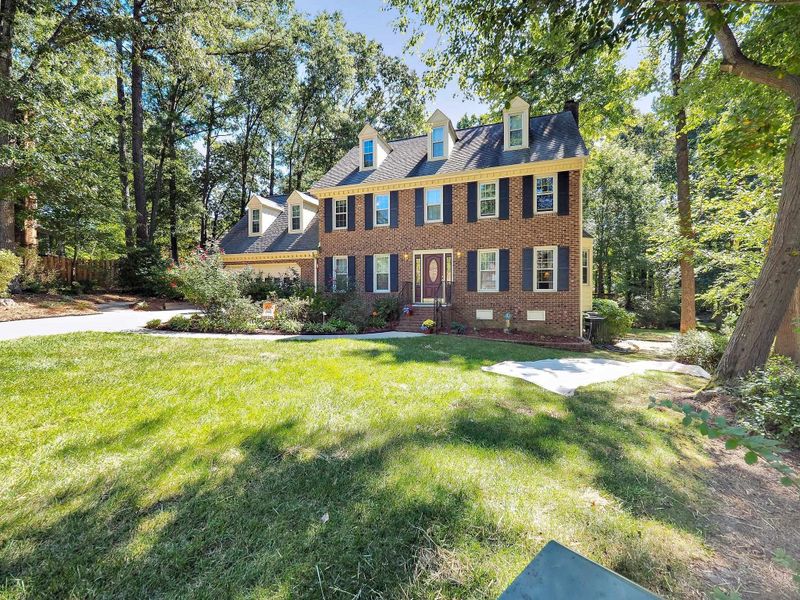8000 Falling Leaf Ct, Raleigh, NC 27615