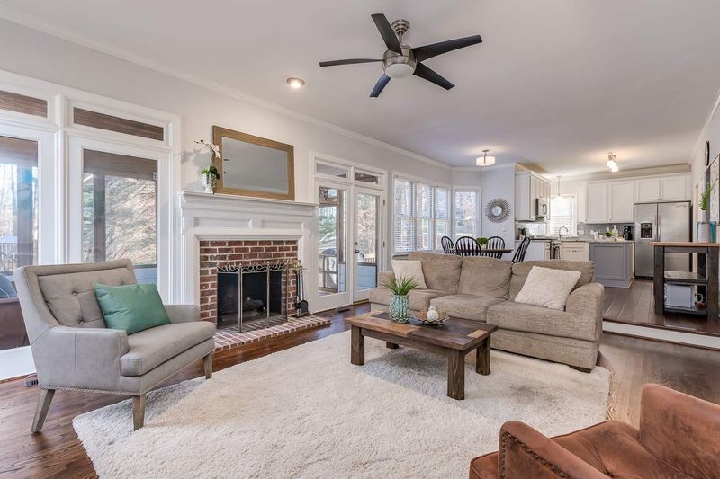 8000 Gabriels Bend Dr, Raleigh, NC 27612