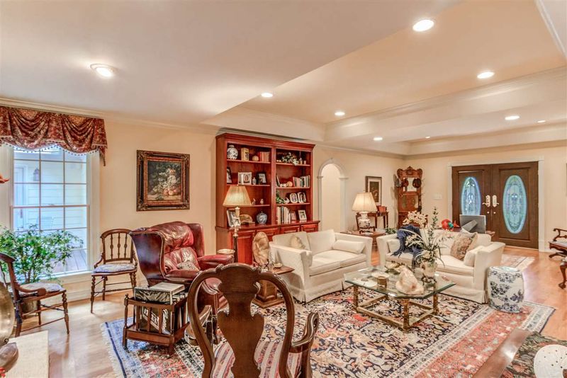 8000 Netherlands Dr, Raleigh, NC 27606