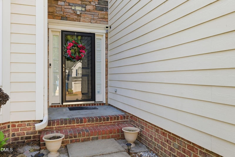 8001 Duck Creek Dr, Raleigh, NC 27616