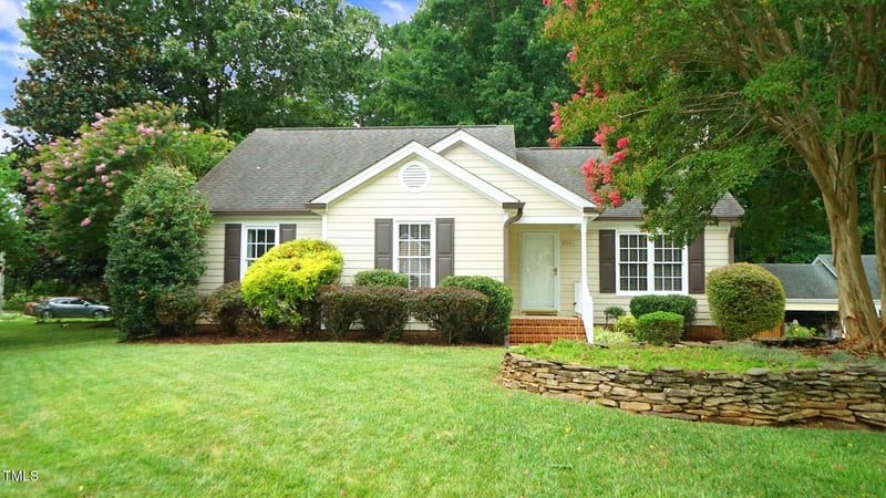 8001 Flanagan Pl, Raleigh, NC 27612