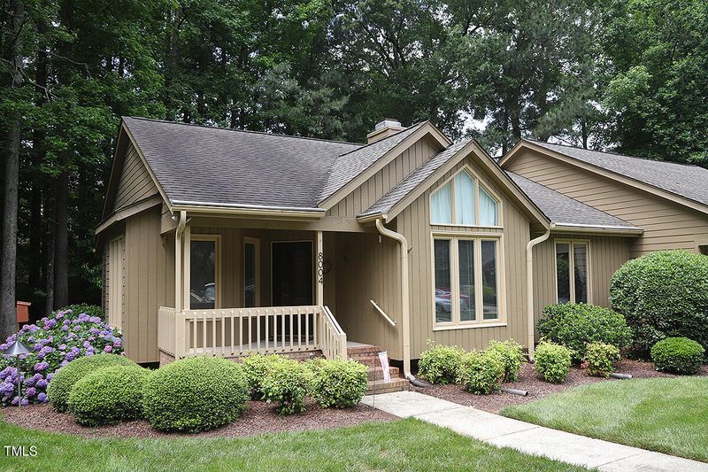 8004 Grey Oak Dr, Raleigh, NC 27615