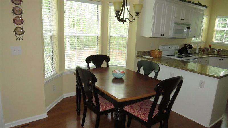 8004 Knebworth Ct, Raleigh, NC 27613