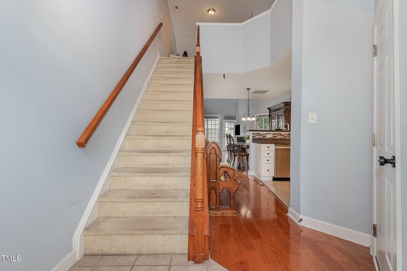 8004 Thrush Ridge Ln, Raleigh, NC 27615