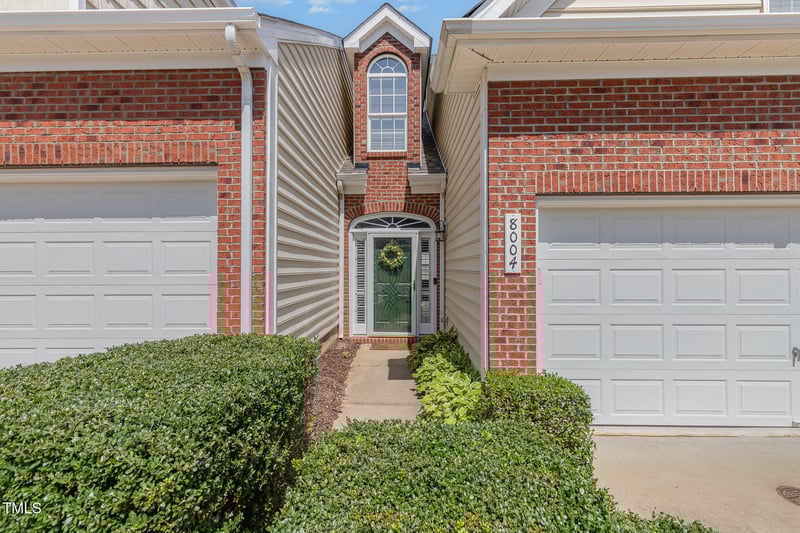8004 Thrush Ridge Ln, Raleigh, NC 27615
