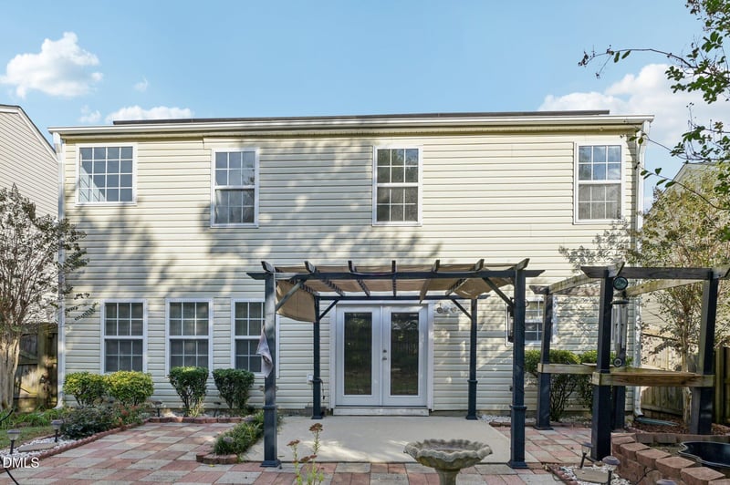 8005 Caliber Woods Dr, Raleigh, NC 27616