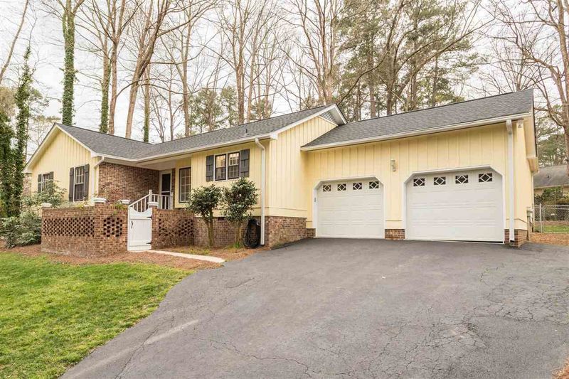 8005 Chadbourne Ct, Raleigh, NC 27613