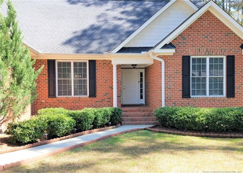 8005 Royal Dr, Sanford, NC 27332