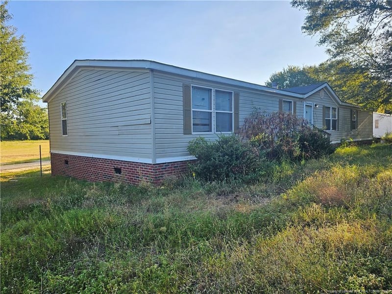 8005 Twisted Oaks Dr, Fayetteville, NC 28312