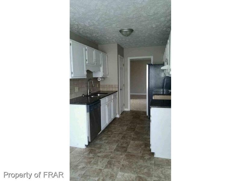 8006 Byerly Dr, Hope Mills, NC 28348