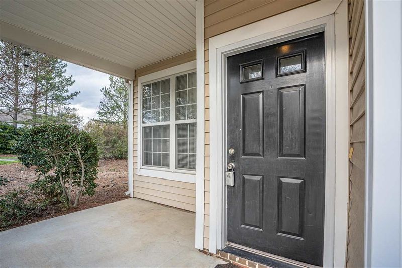 8006 Neches Ln, Raleigh, NC 27616