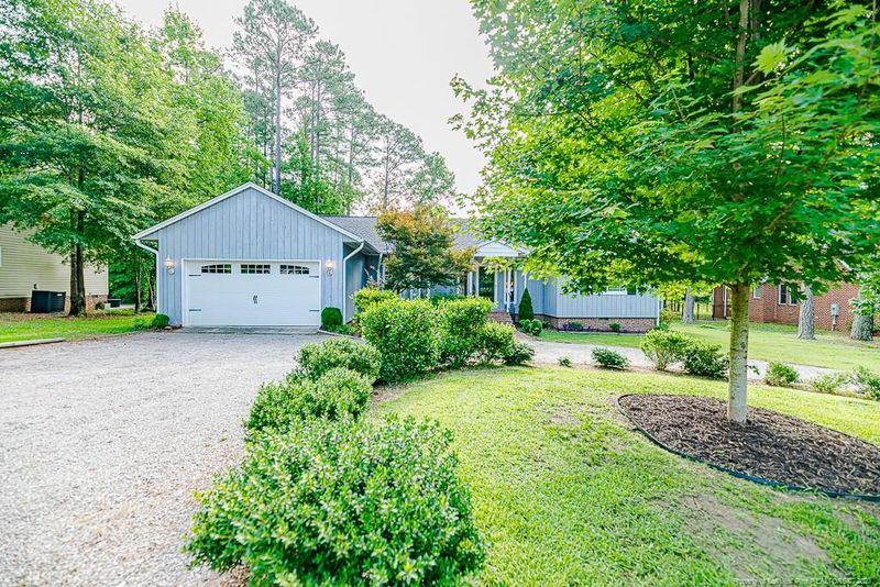8006 Royal Dr, Sanford, NC 27332