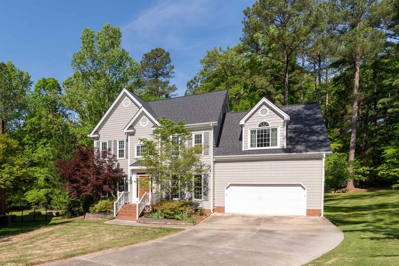 8008 Connestee Ct, Raleigh, NC 27612