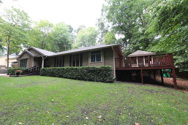 8009 Chadbourne Ct, Raleigh, NC 27613