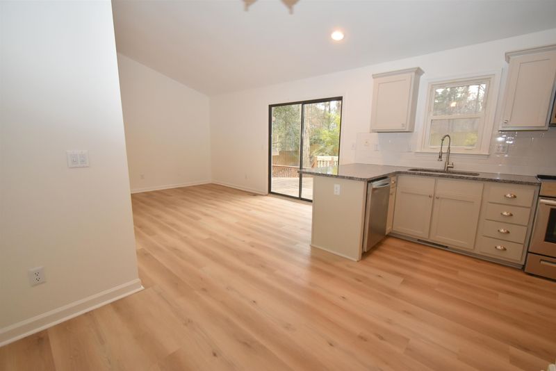 8009 Foxwood Dr, Raleigh, NC 27615