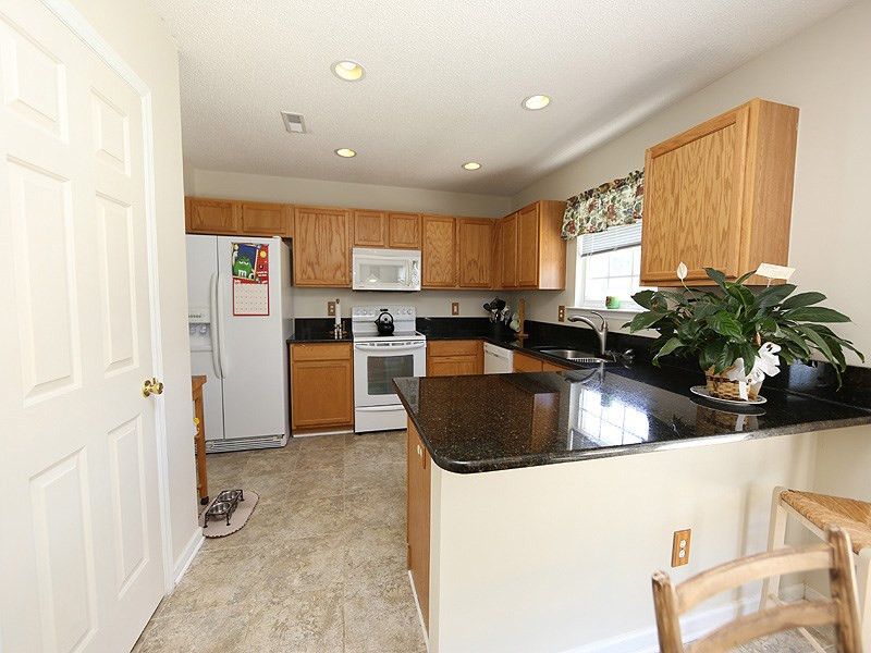 8009 Wesley Farm Dr, Raleigh, NC 27616