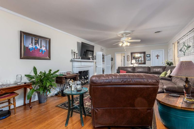 801 S 1st St, Smithfield, NC 27577