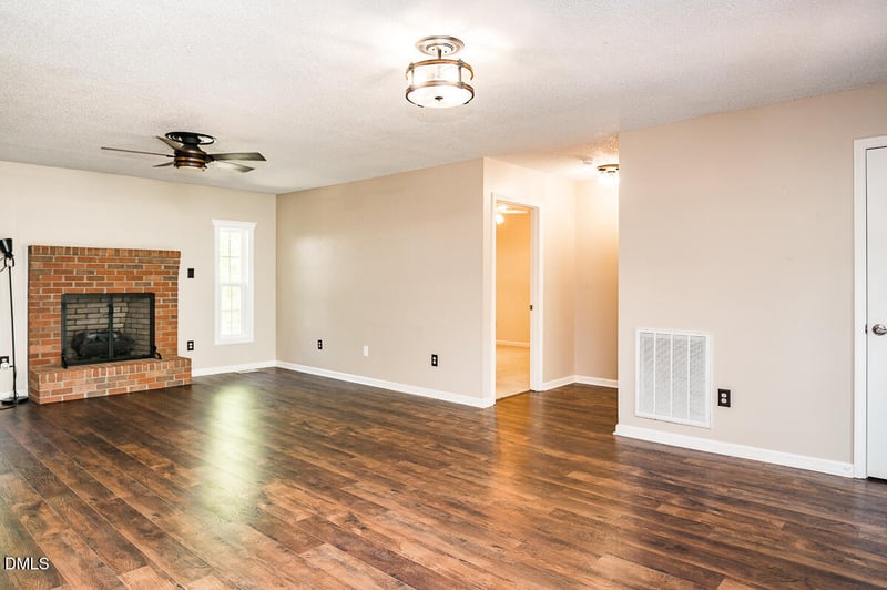 801 Baker Ct, Haw River, NC 27258