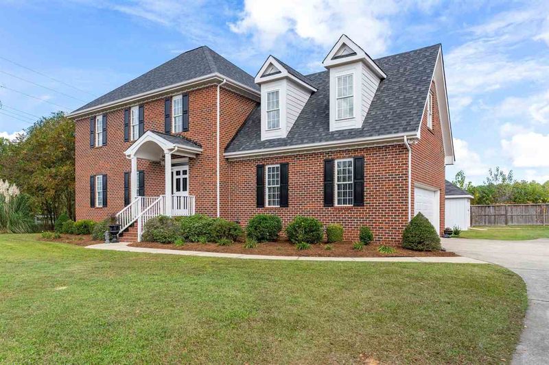 801 Barneswyck Dr, Fuquay Varina, NC 27526
