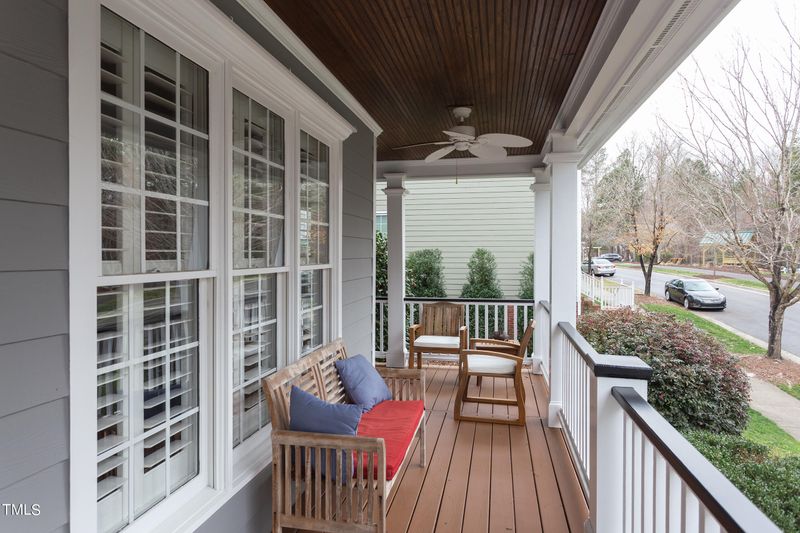 801 Edgewater Cir, Chapel Hill, NC 27516