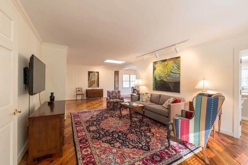 801 Emory Dr, Chapel Hill, NC 27517