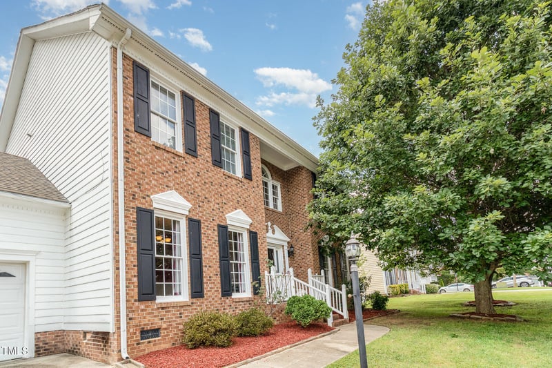 801 Falling Wind Ct, Raleigh, NC 27610