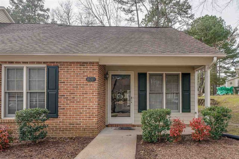801 Gatehouse Ln, Durham, NC 27707