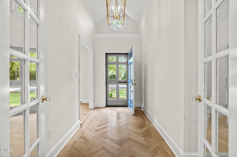 801 Glen Eden Dr, Raleigh, NC 27612