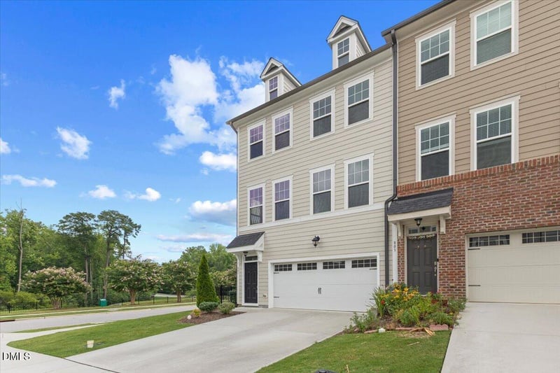 801 Grafton Peak Ln, Apex, NC 27523