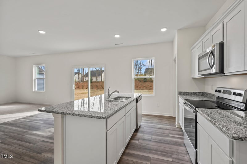 801 Kenyon Spring Dr, Zebulon, NC 27597