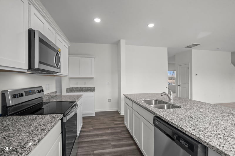 801 Kenyon Spring Dr, Zebulon, NC 27597
